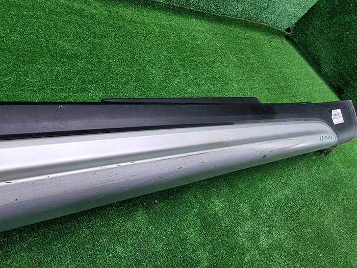 Накладка порога правая Mini Countryman F60 (16-23)