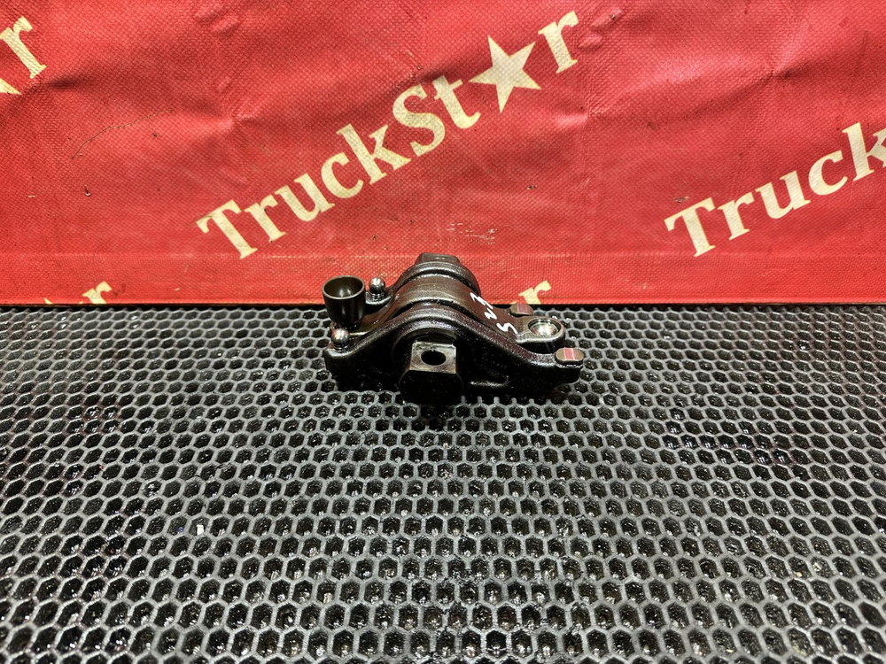 Вал рокеров в сборе