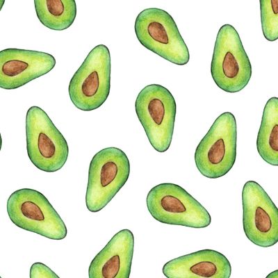 половинки авокадо на белом фоне