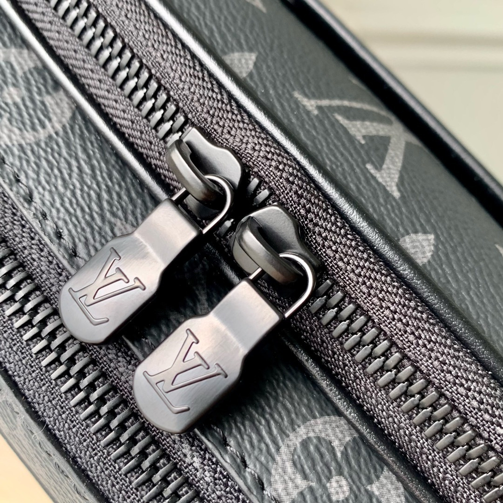 Louis Vuitton Alpha Messenger