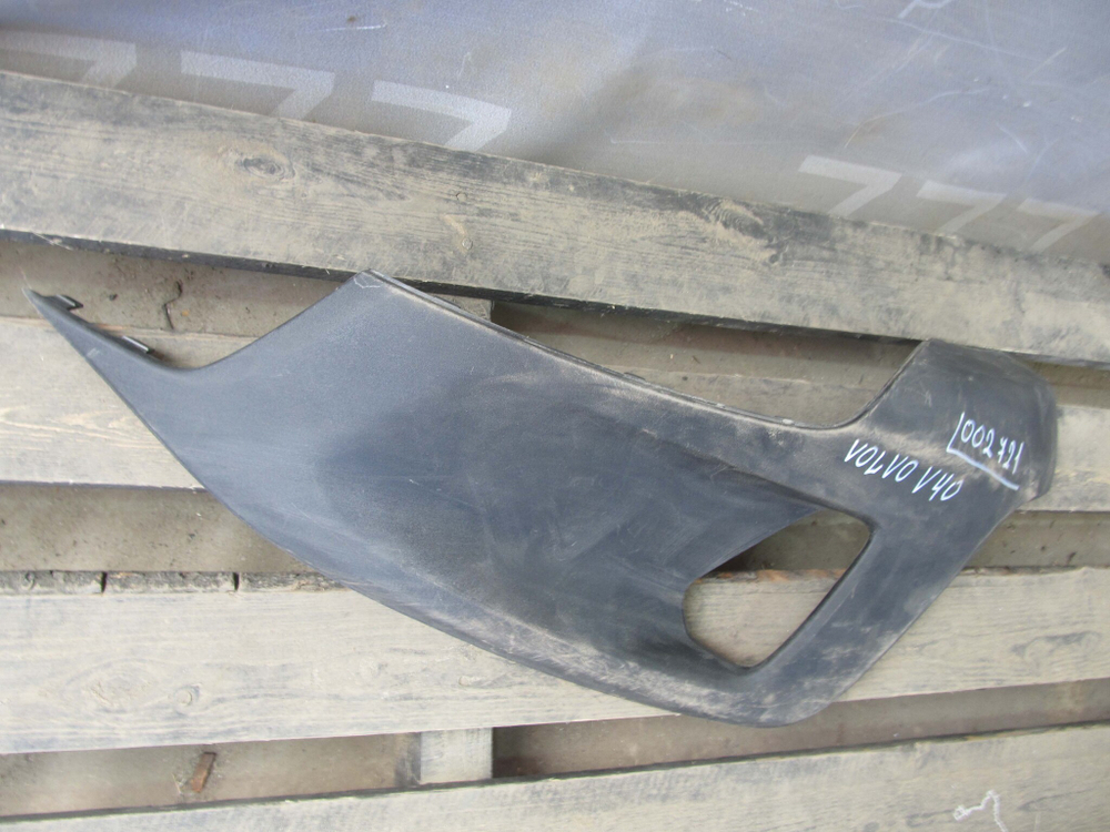 Накладка переднего бампера правая Volvo V40 Cross Country  Б/У Оригинал 31353342