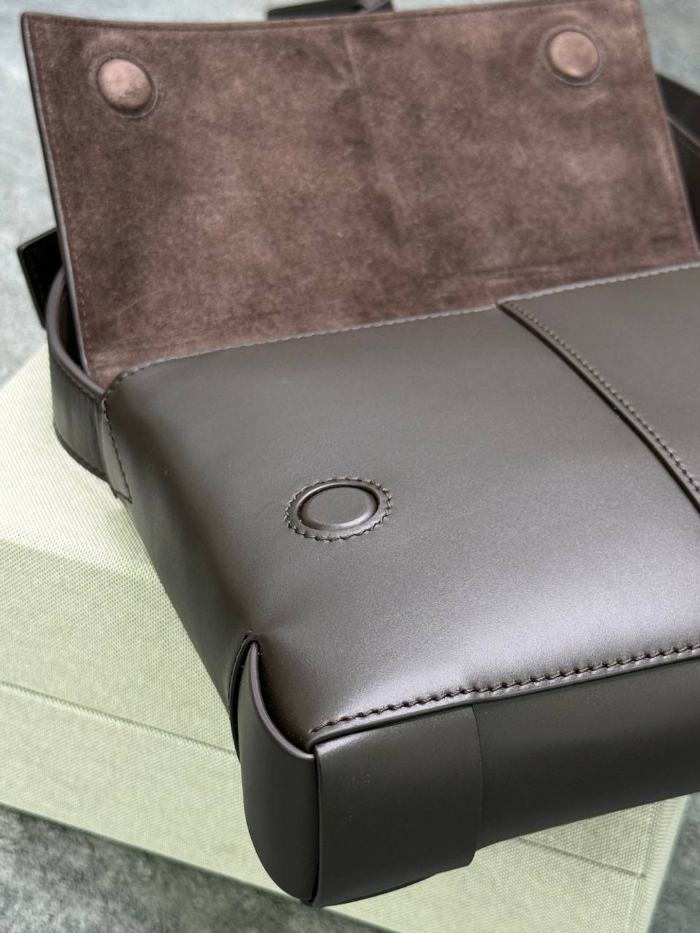 Сумка через плечо Bottega Veneta Angolo