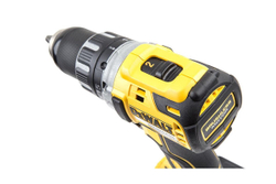 Бесщеточный шуруповерт DeWALT DCD791D2