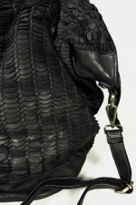 Женская большая плетеная сумка черного цвета