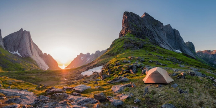 Туристические и кемпинговые палатки