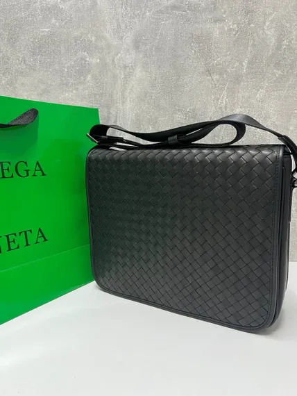Сумка мужская кожаная Bottega Veneta через плечо