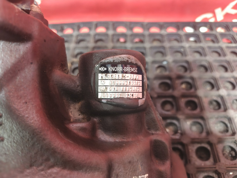 Суппорт задний правый