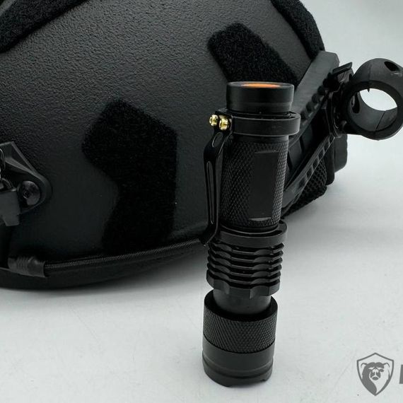 Фонарик тактический для шлема с телескопическим зумом 