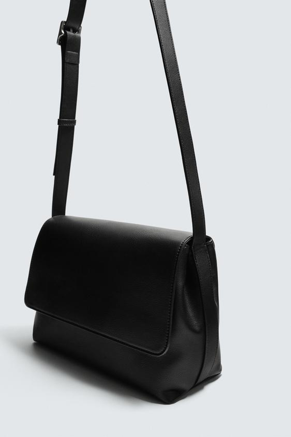 ZARA СУМКА С КЛАПАНОМ, ЧЕРНЫЙ