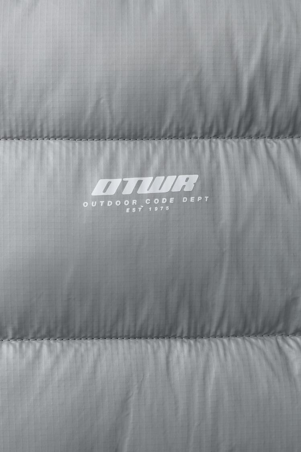 ZARA ЛЕГКИЙ ЖИЛЕТ С НАДПИСЬЮ, СЕРЫЙ