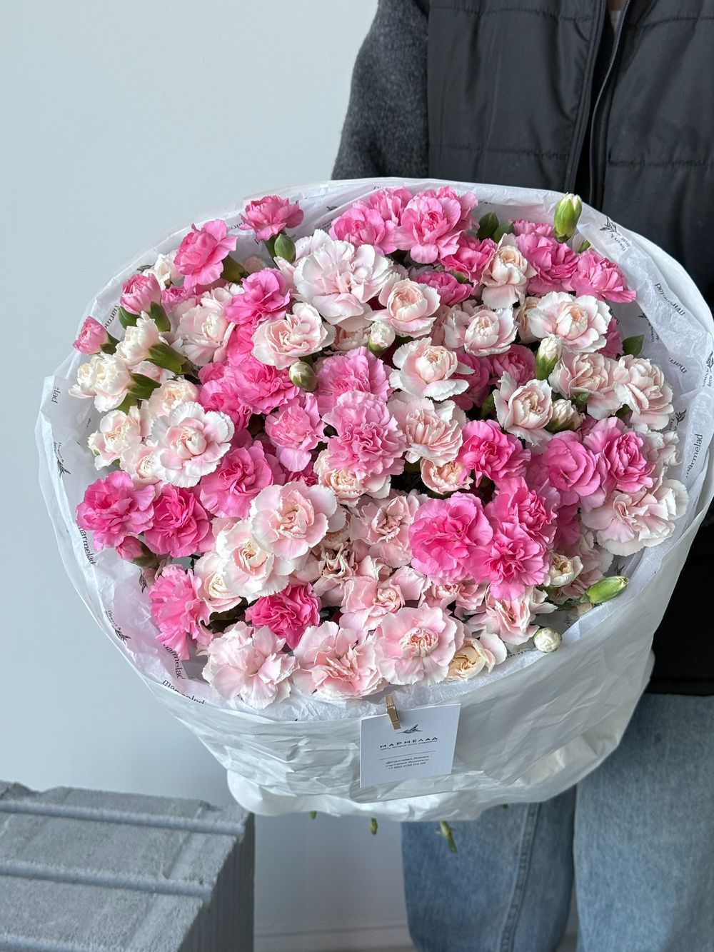 Моно букет из кустовых диантусов в розовом оттенке 35 шт