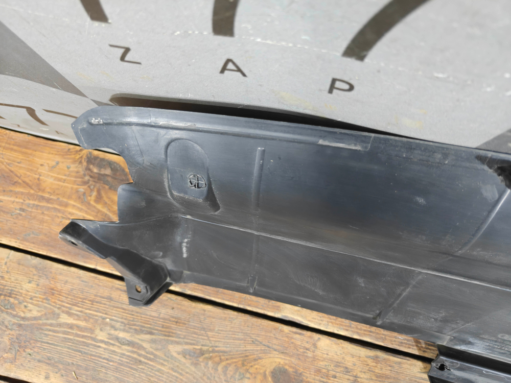 Кожух замка капота Audi A6 (C8) 18-25 Б/У Оригинал 4K0807081