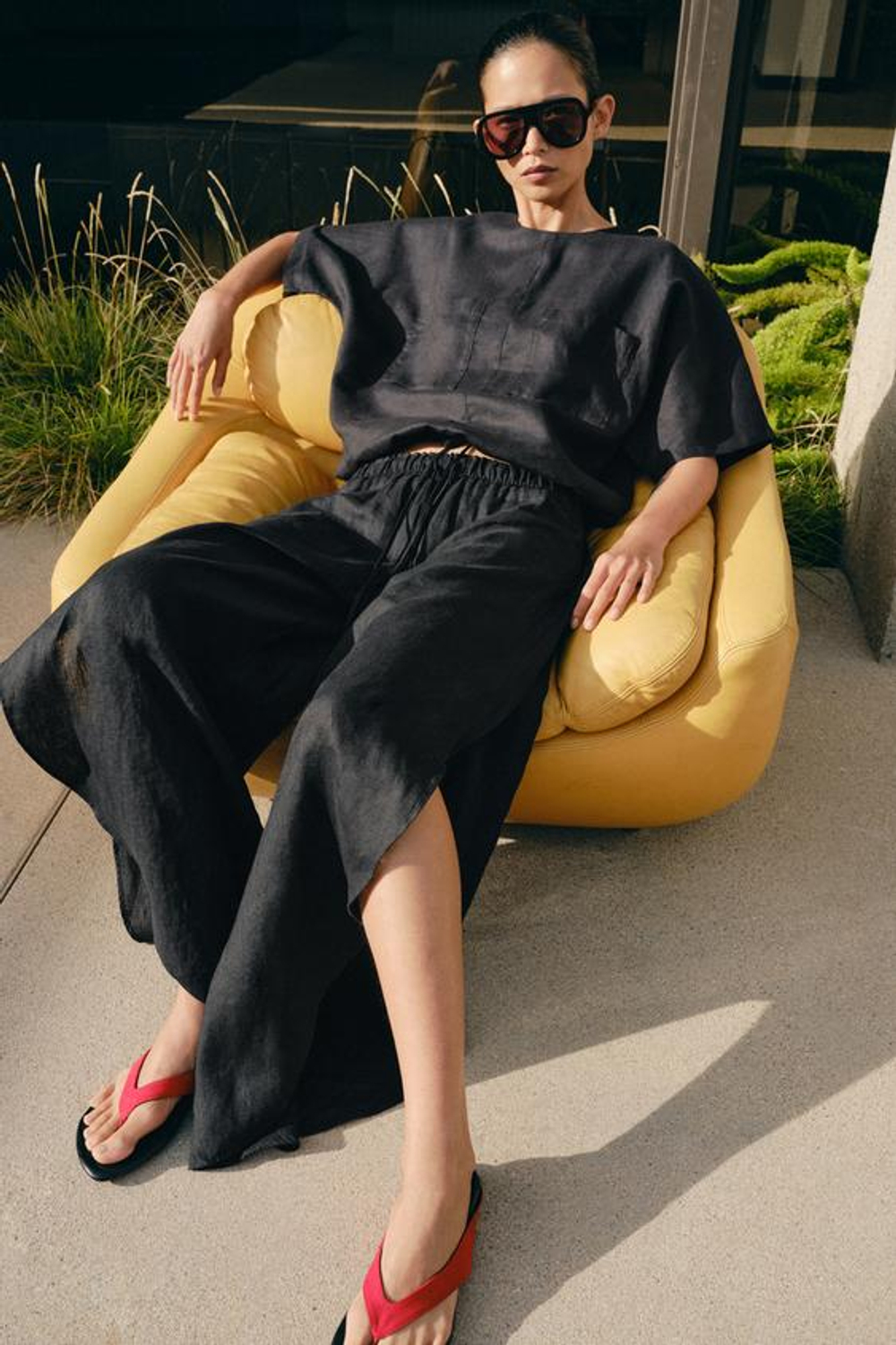 ZARA БРЮКИ ИЗ ЛЬНА С РАЗРЕЗАМИ — ZW COLLECTION, ЧЕРНЫЙ