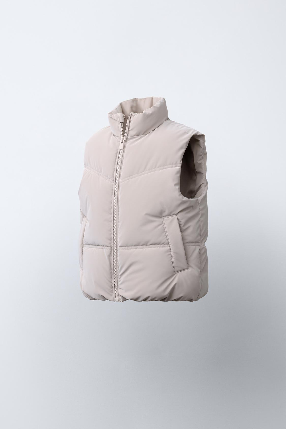 ZARA СТЕГАНЫЙ ЖИЛЕТ, ЦВЕТ ЛЬДА