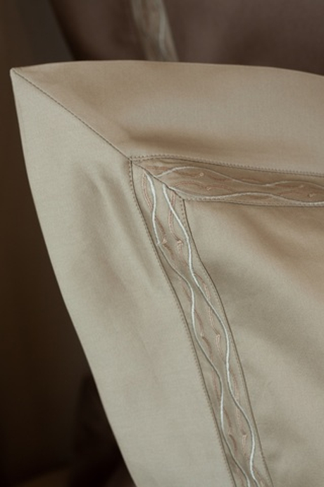 Постельное белье 2 спальное евро Сlaire Batiste Atelier Loire бежевое