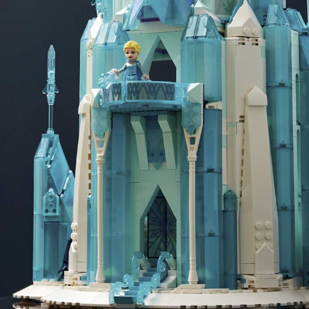 Конструктор LEGO Disney Frozen II - Ледяной замок 43197 купить в Москве |  Доставка по России.