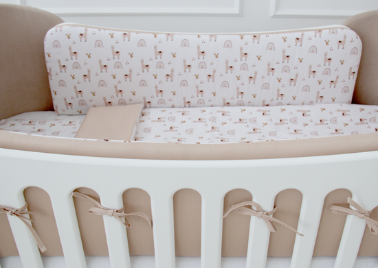 Мягкие бортики для кроватки KIDI soft "Лама" (бежевый, сатин)