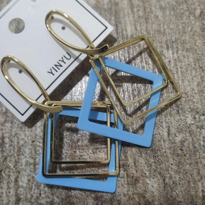 Серьги Иллюзия завиток 3 квадрата покрытие матовое цвет голубой металл золотистый