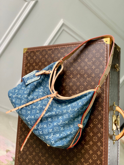 Louis Vuitton CarryAll MM
