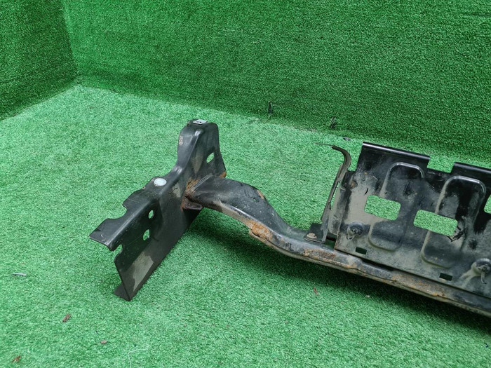 Поперечина кузова задняя Mercedes X W470 (2017-2020)