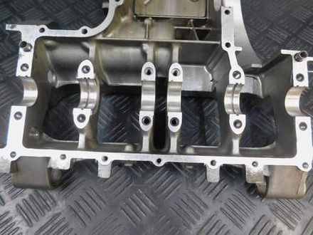 Верхняя часть картера Kawasaki ZZR 400 98 053020