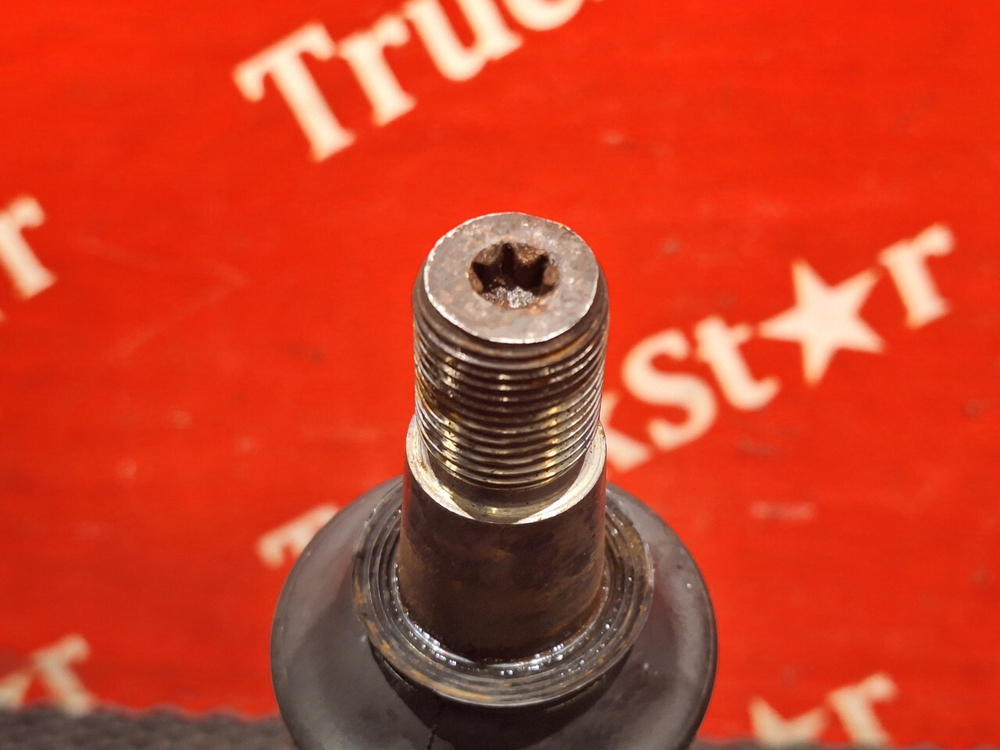 Стойка переднего стабилизатора