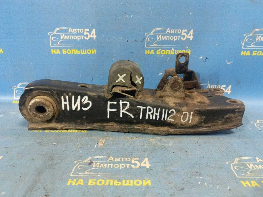 Рычаг передний правый TOYOTA HIACE 1994