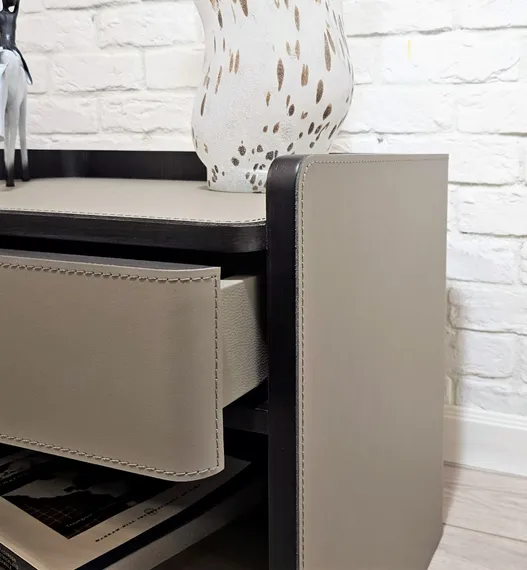 Прикроватная тумбочка Yokima L с полкой и ящиком