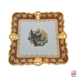 Блюдо квадратное на ножке Queen's Crown Охота красная 32*32 см