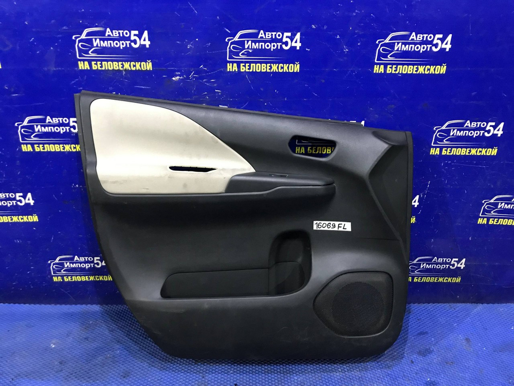 Обшивка двери NISSAN SERENA 2016-2022