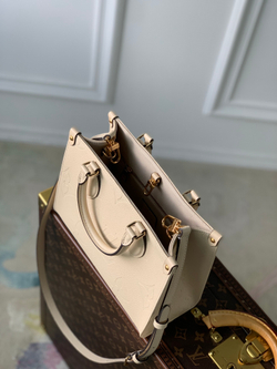 Louis Vuitton Onthego PM