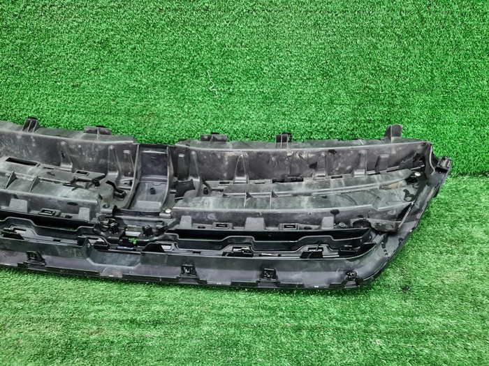 Решетка радиатора Subaru Outback 6 (2019-2022)