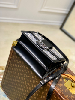 Louis Vuitton Dauphine MM