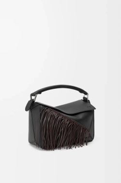 Loewe Маленькая сумка Puzzle с бахромой из классической телячьей кожи, черный