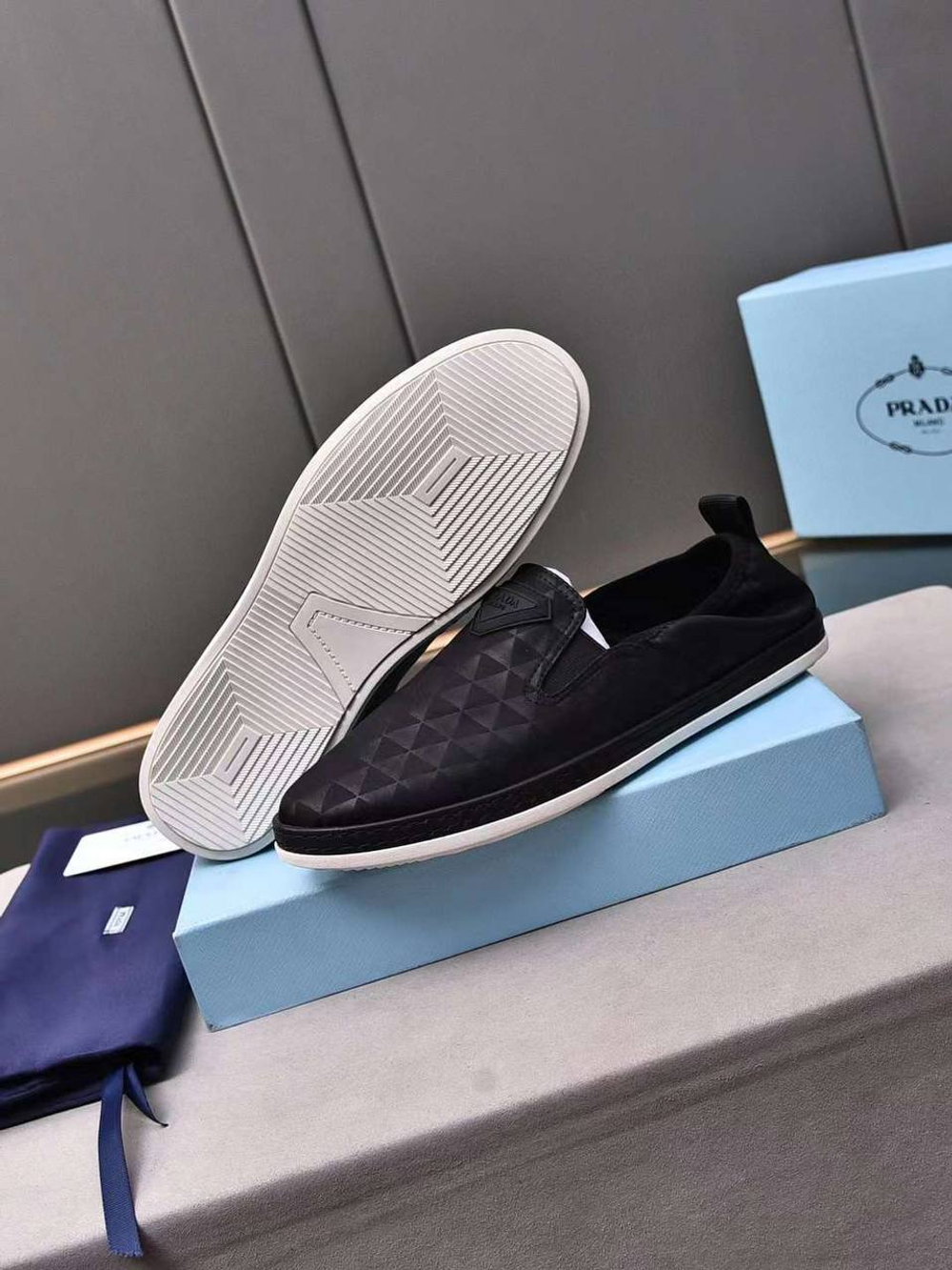 Слипоны Prada