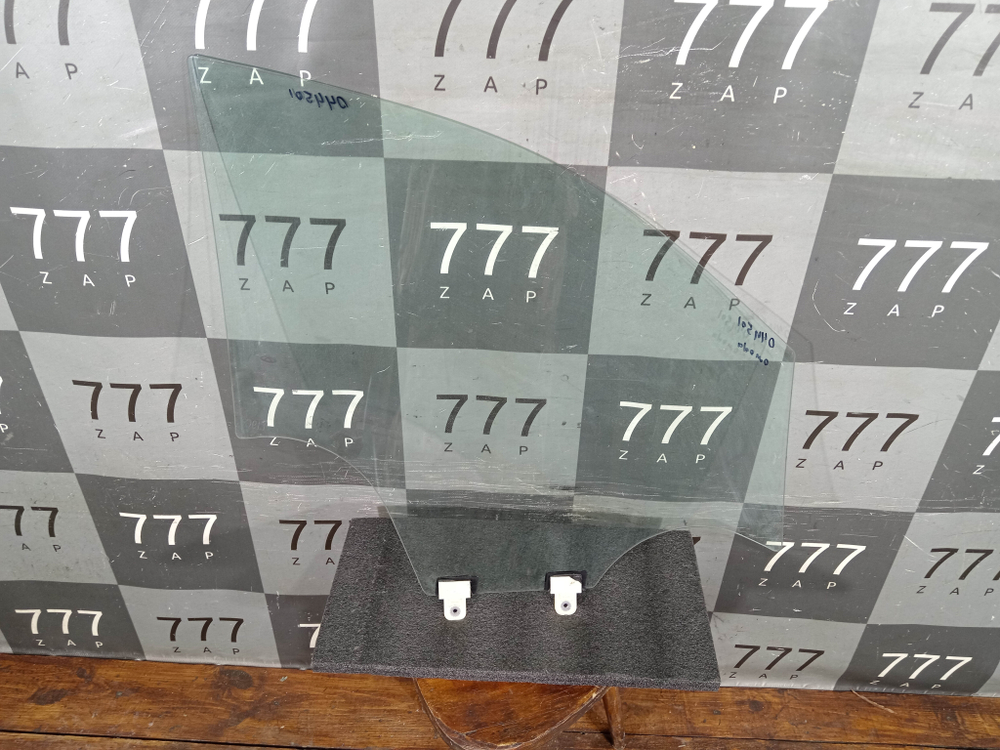 Стекло двери передней левой Omoda C5 22-нв Б/У Оригинал 555000274AA