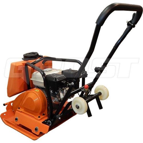 Виброплита бензиновая GROST VH 80C - [79 кг / 13,5 кН / GX200]