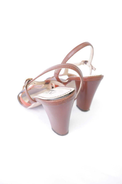 Босоножки Inario кожаные 37 размер