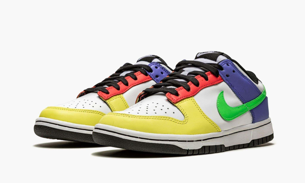 Nike Dunk Low WMNS "Green Strike"