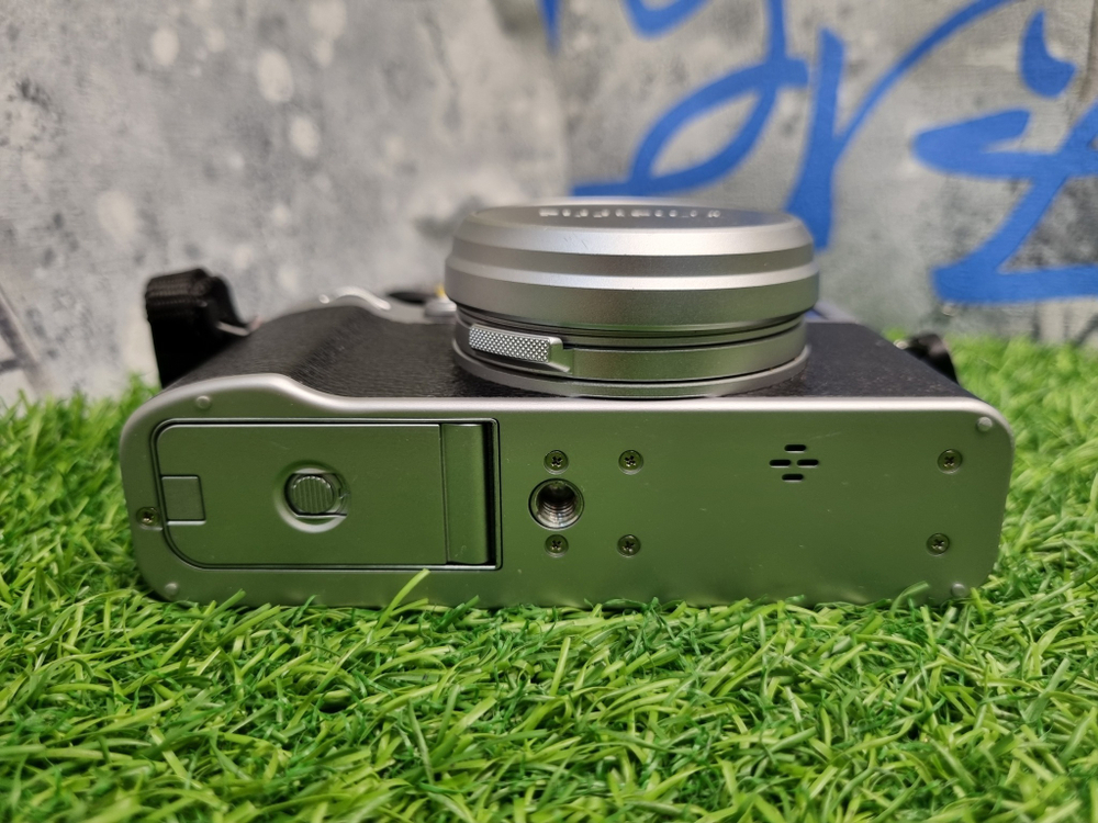 FujiFilm X100V Silver