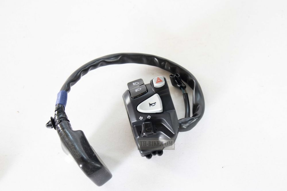 35200-KZZ-901 (35200-KZZ-931) SWITCH ASSY., WINKER. Honda