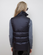 Жилет пуховый из итальянского нейлона черный