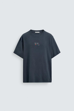 ZARA ФУТБОЛКА С МОРСКОЙ ВЫШИВКОЙ, ЛИНЯЛЫЙ СИНИЙ