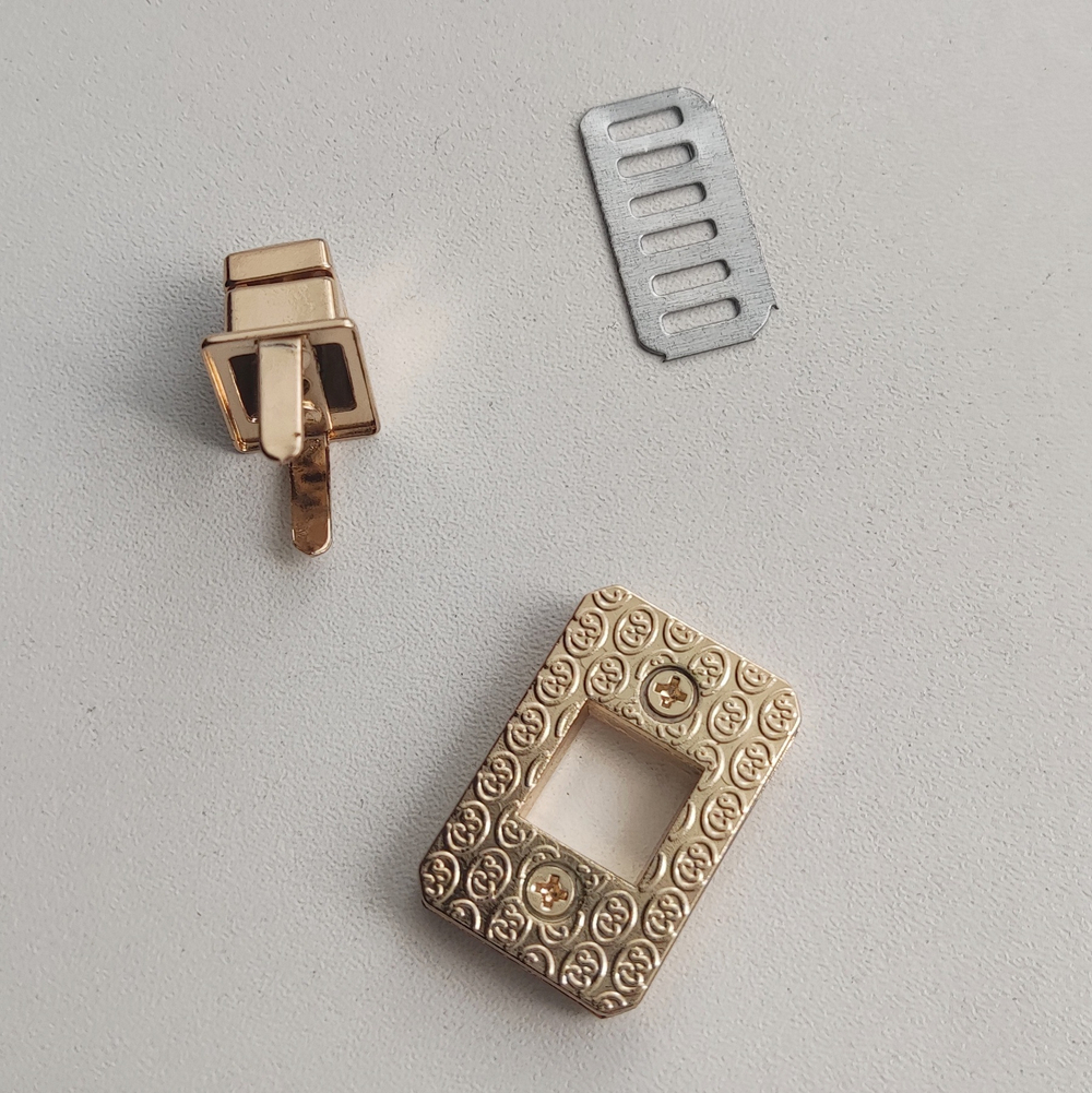 Замок вертушка на винтах Прямоугольник Золото