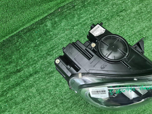 Фара правая Mini Countryman F60 (2016-2020) LED