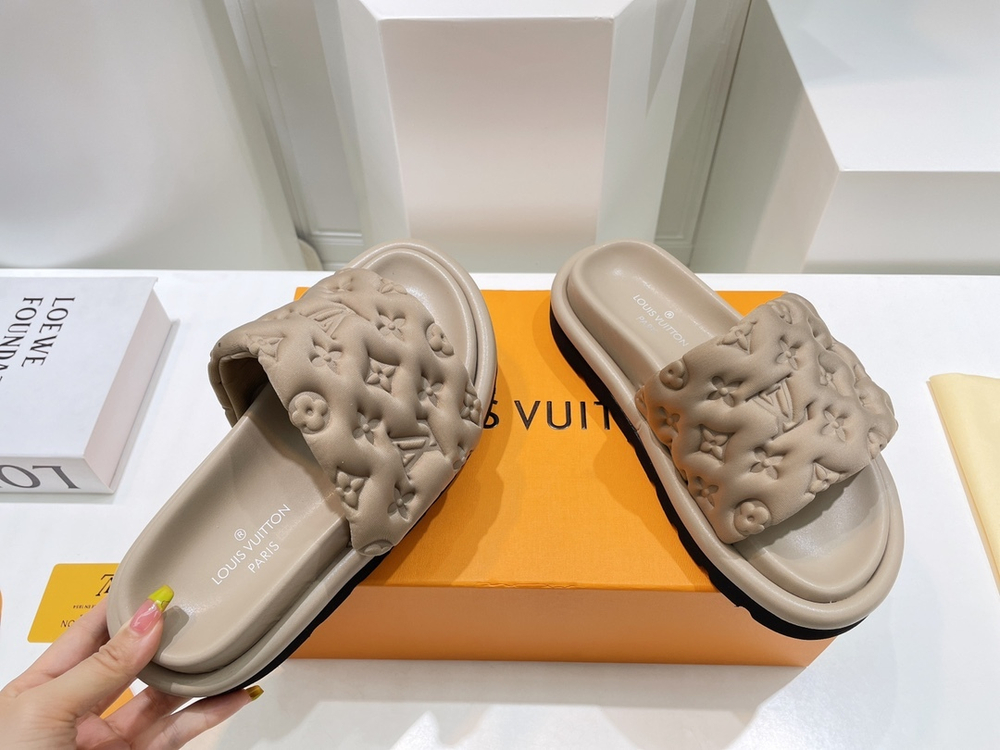 Louis Vuitton Pool Pillow Comfort Mule