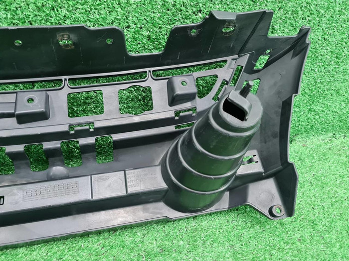 Кронштейн решетки радиатора Ford Kuga 2 (12-16)