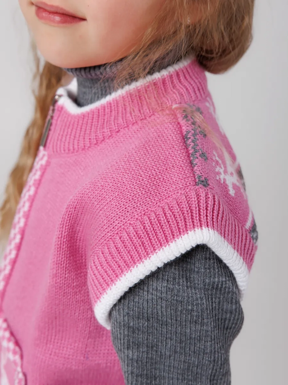 Жилетка вязаная на молнии