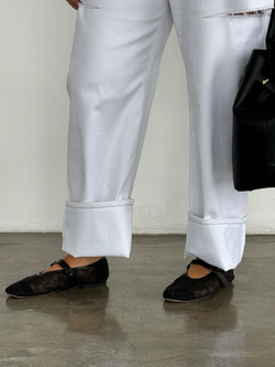 Джинсы с разрезами