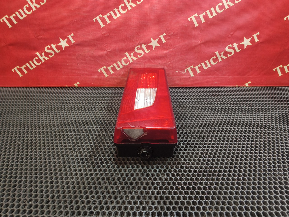 Фонарь задний левый LED 2018г.